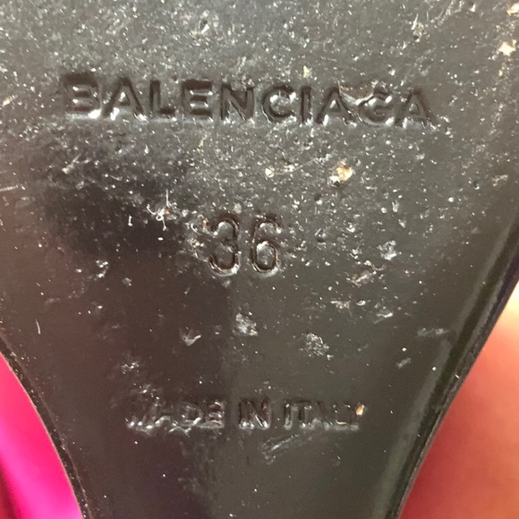 Balenciaga fuchsia leather pumps. - Picture 7 of 7
